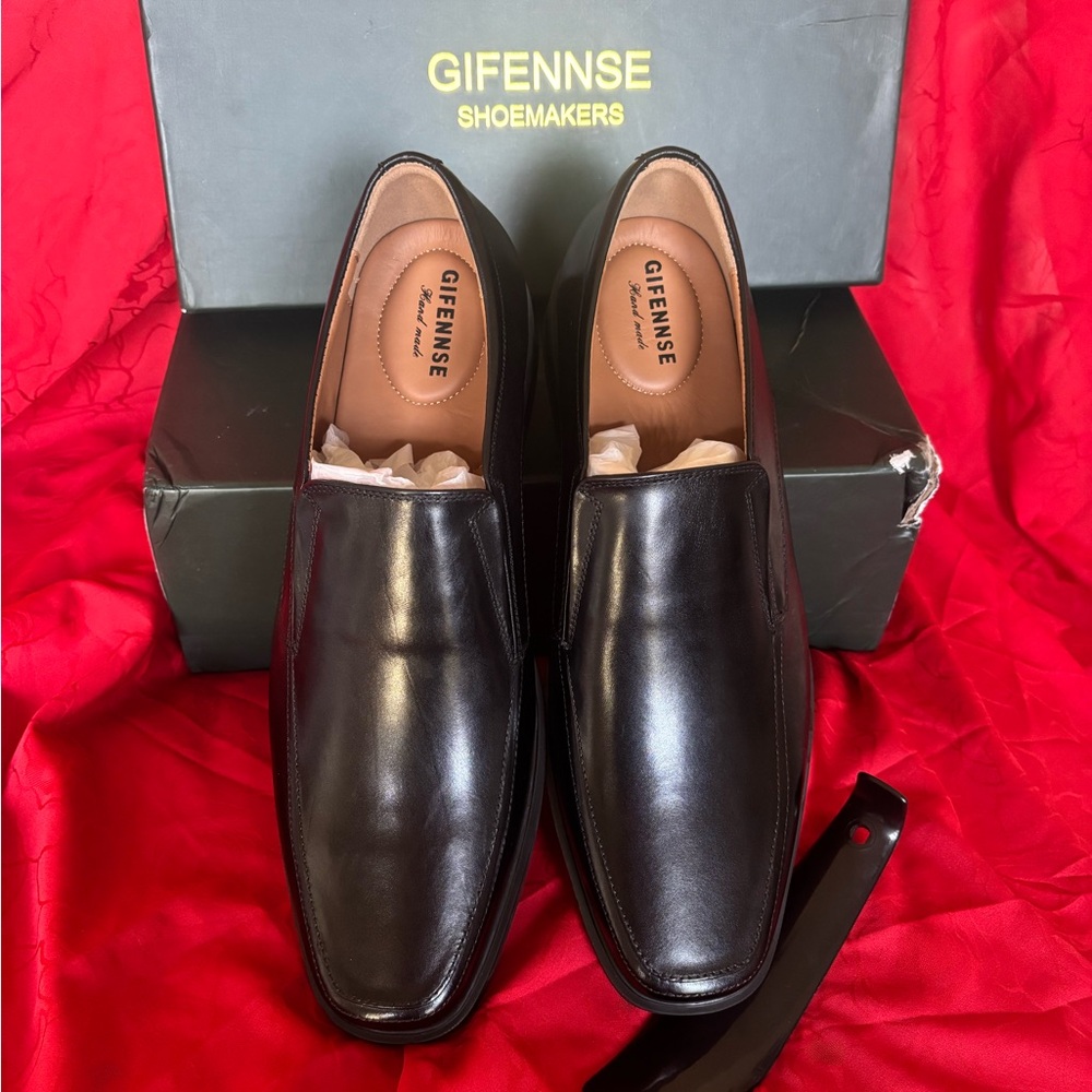 Men's Classic Black Leather Slip-On Loafers
